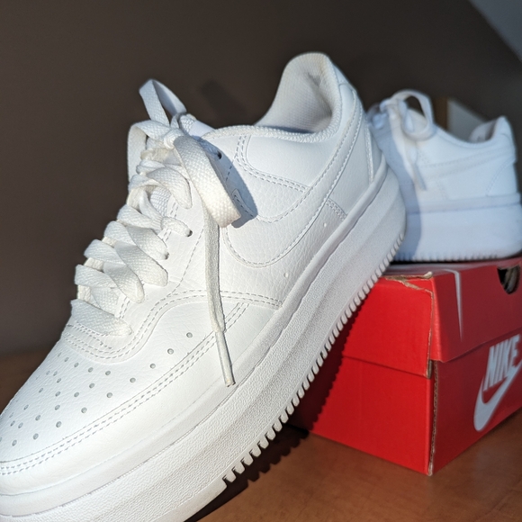 Nike Court Vision Alta white leather sneakers,size 6.5 - Picture 3 of 6